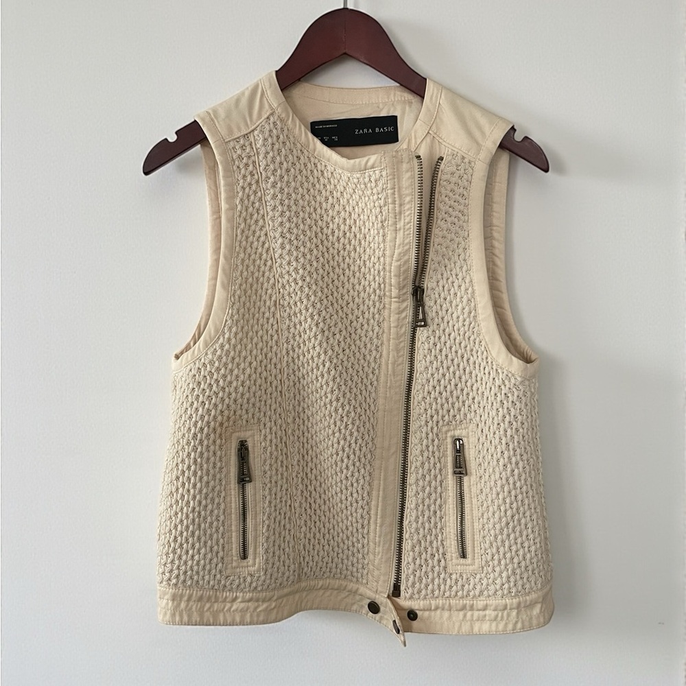 Zara Cream Quilted Knit Zip Front Vest